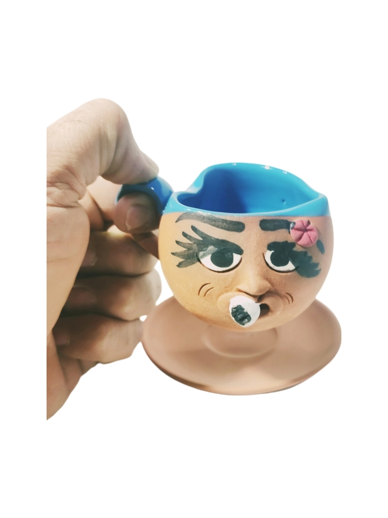 TOPRAK KALPLİ FİNCAN EMOJİ KADIN