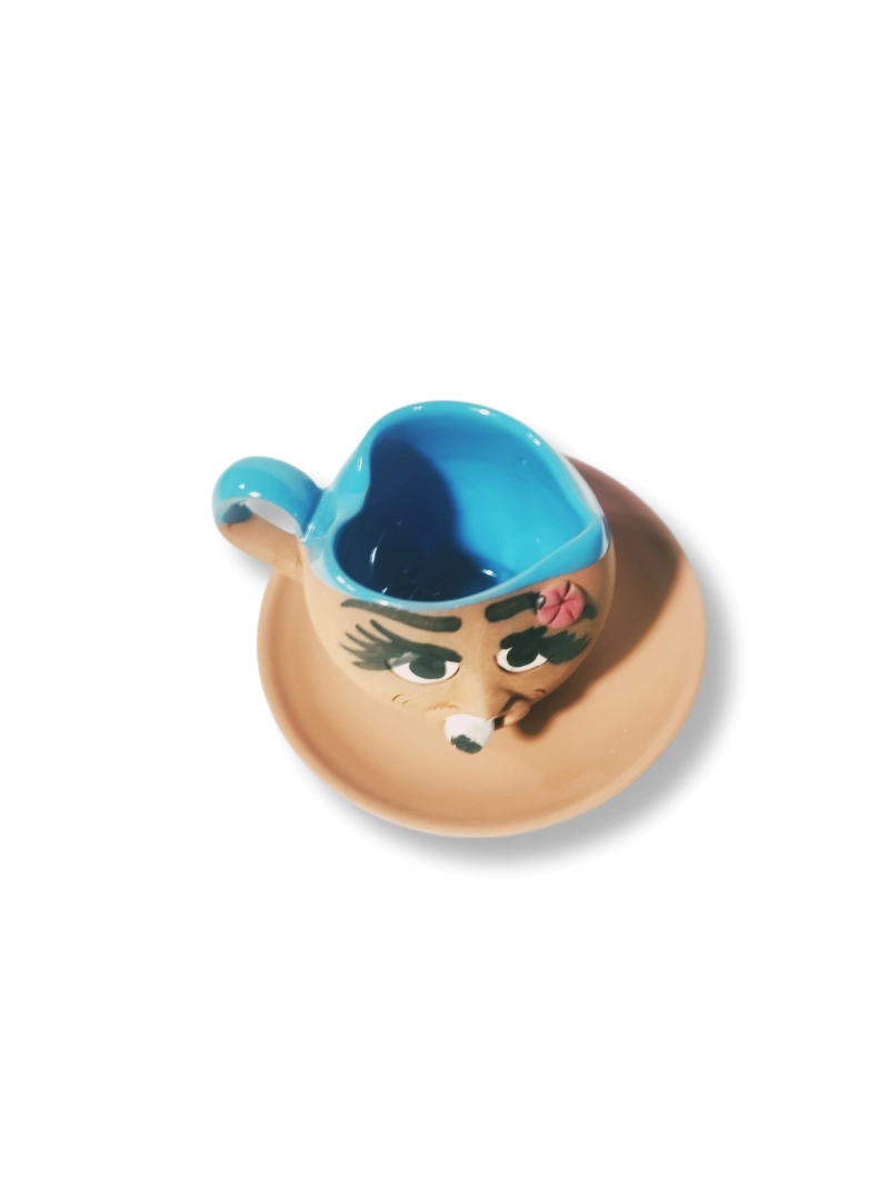 TOPRAK KALPLİ FİNCAN EMOJİ KADIN