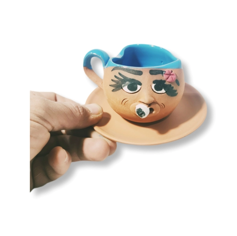 TOPRAK KALPLİ FİNCAN EMOJİ KADIN
