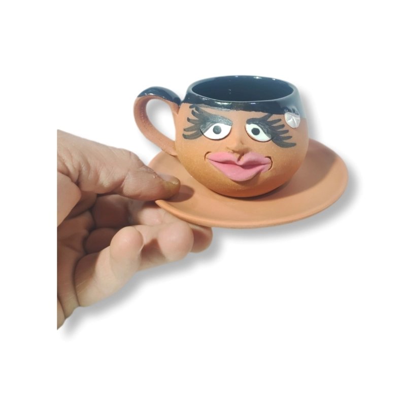 TOPRAK YUVARLAK FİNCAN EMOJİ KADIN