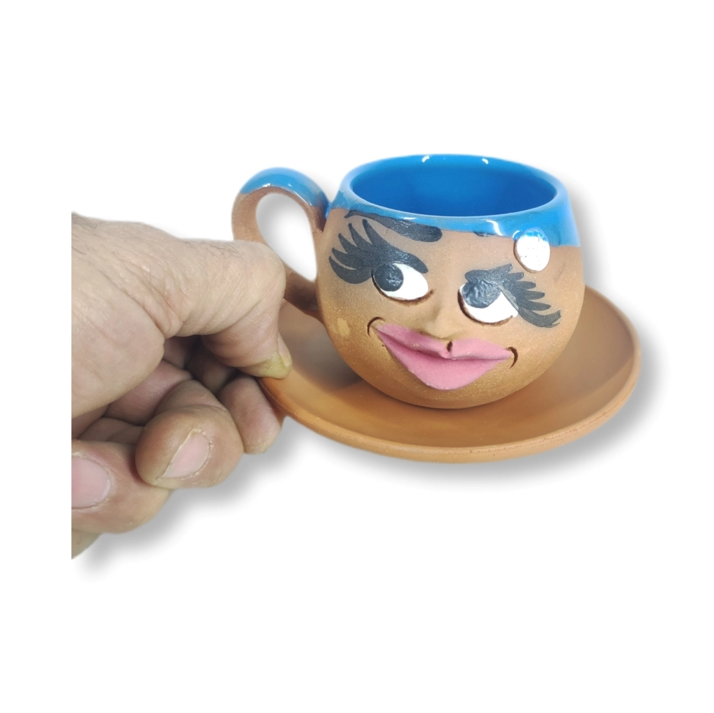 TOPRAK YUVARLAK FİNCAN EMOJİ KADIN