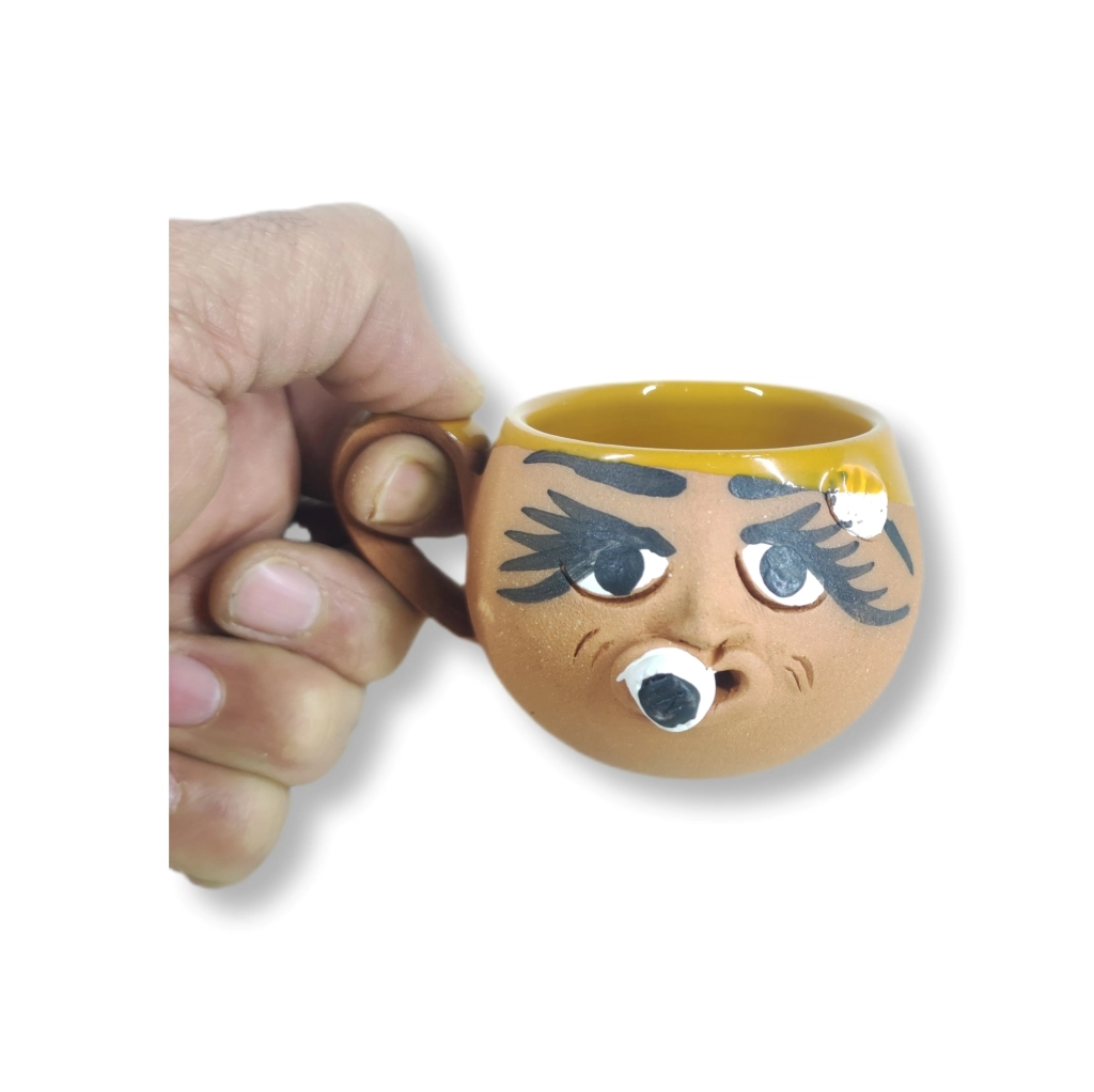 TOPRAK YUVARLAK FİNCAN EMOJİ KADIN