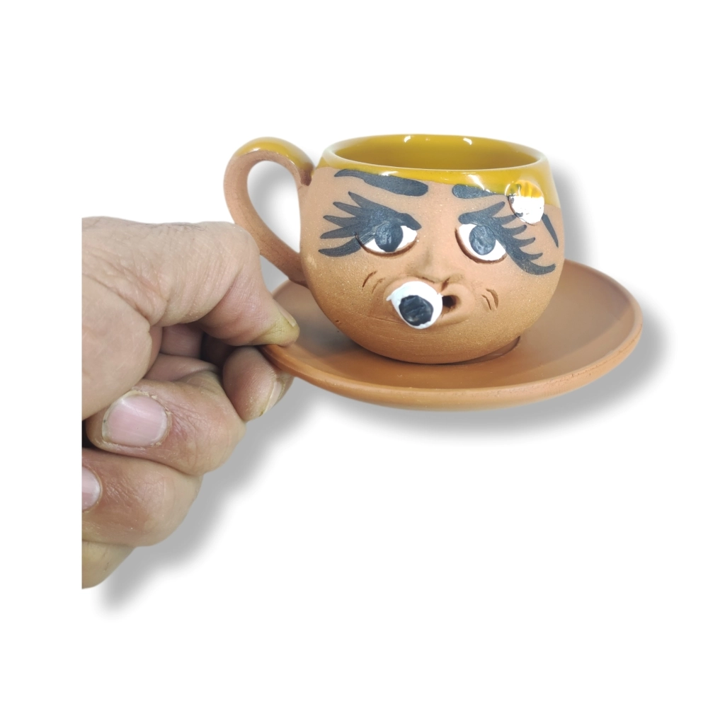 TOPRAK YUVARLAK FİNCAN EMOJİ KADIN
